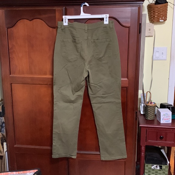 Gloria Vanderbilt olive green Amanda jeans Size 12P - Picture 3 of 3